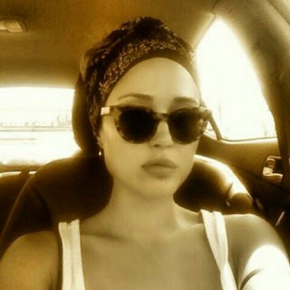 Meet your Posher, Haneka - Picture 2 of 2